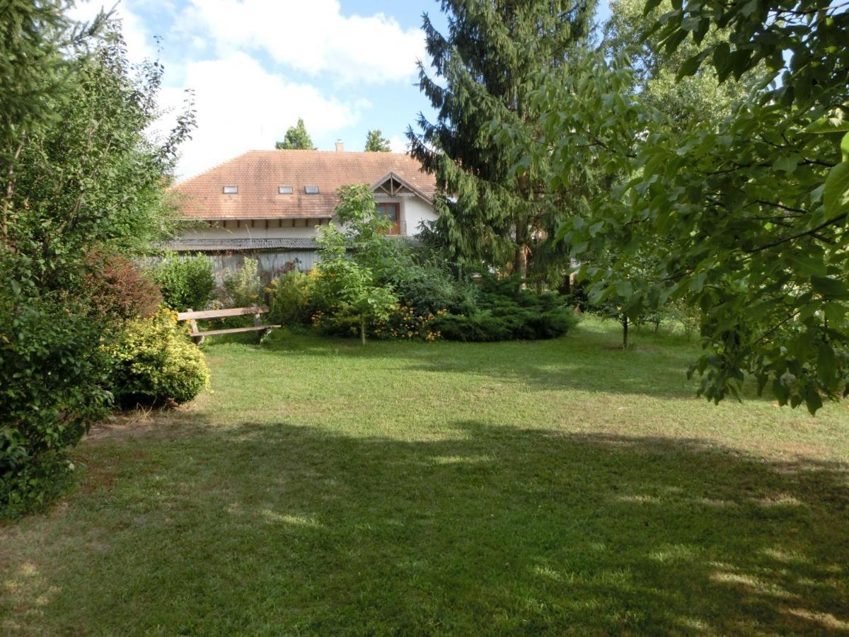 Pilis Apartman Piliscsaba Екстер'єр фото
